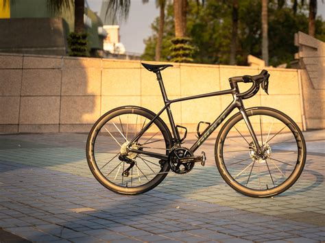 Giant 2025 Calendar - Tiva Pearl