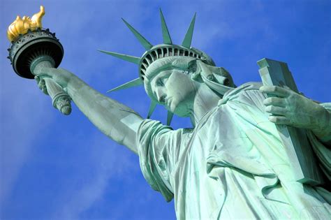 Statue of Liberty in New York - An International Symbol of Freedom – Go ...