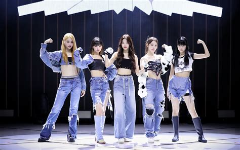 LE SSERAFIM responds to a question about their first comeback with the ...